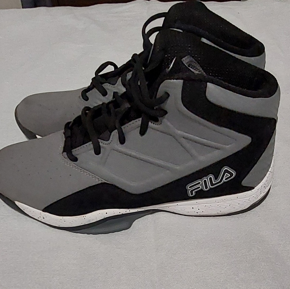 FILA Men's Gray and Black High-Top Basketball Sneakers